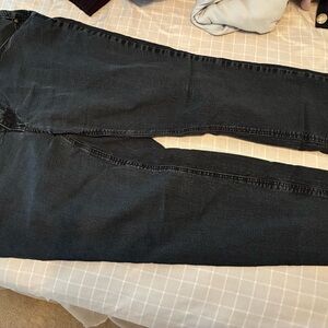 Classic Black Women's Skinny Jeans